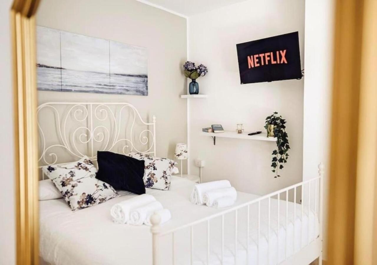 Torre Dalu' - A Due Passi Dalla Spiaggia Di Porta Vecchia, Con Terrazzo Privato E Netflix Monopoli Luaran gambar